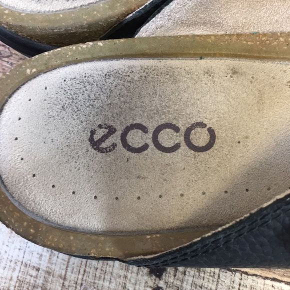 Ecco Sandals Womens 41 Black Thong Black Leather Buckle Strap Flip Flop 10-10.5 - Picture 10 of 16